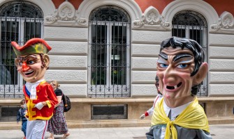 ¿Qué son los cabezudos ? Origen y evolución de la fiestas de Cabezudos ¿Qué son los cabezudos ? Origen y evolución de la fiestas de Cabezudos